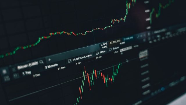 Bitcoin ETFs Bleed $4.4B in 13-Day Streak, but Lifetime Inflows Stay Positive