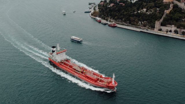 Iran to Accept Bitcoin, USDT for Strait of Hormuz Tolls, Offers China Discount