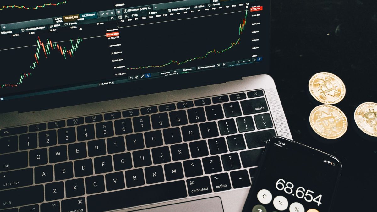 XRP Forms Golden Cross Against Bitcoin as Rally Builds Into July 4th Weekend
